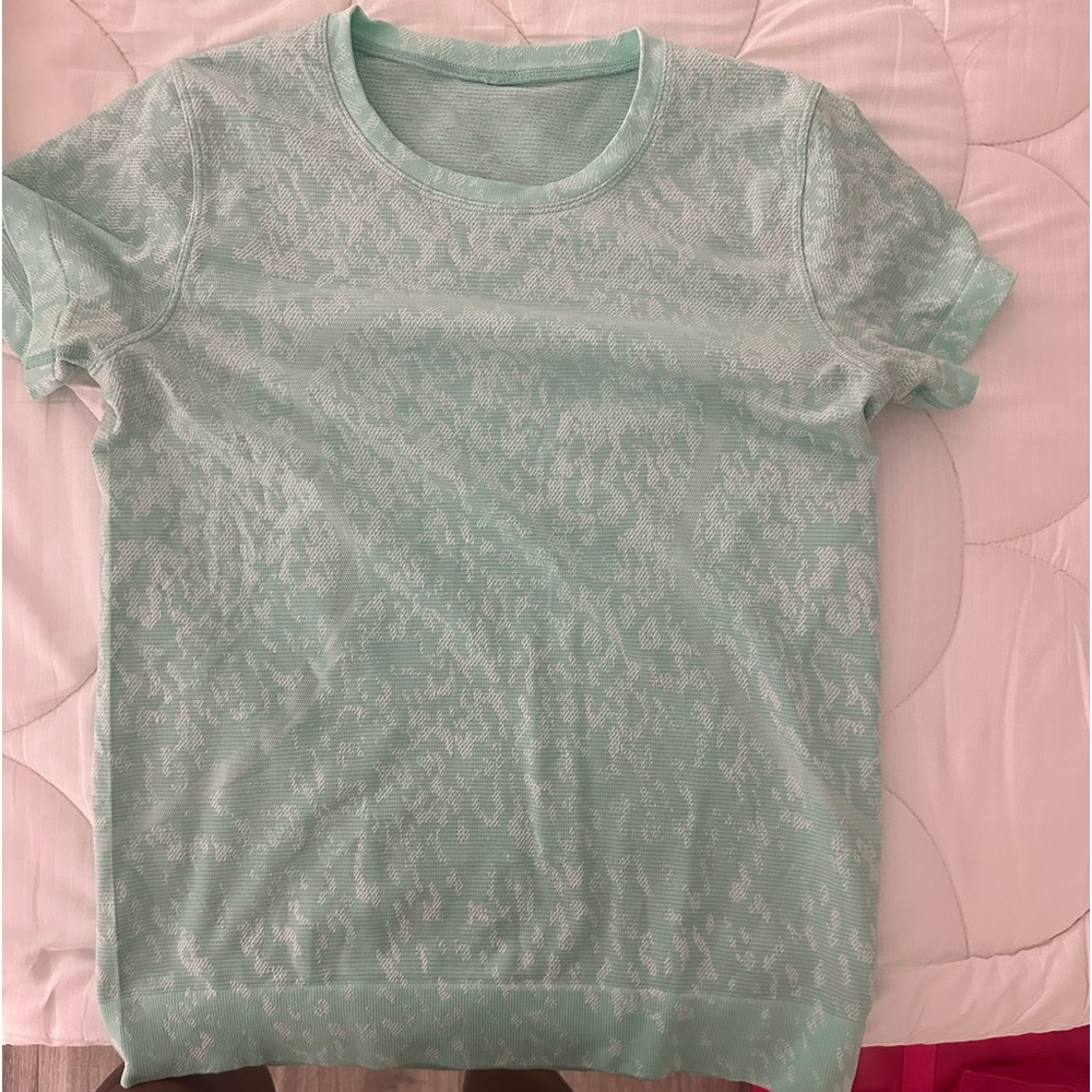 LULULEMON TEAL/WHITE PATTERN SHIRT